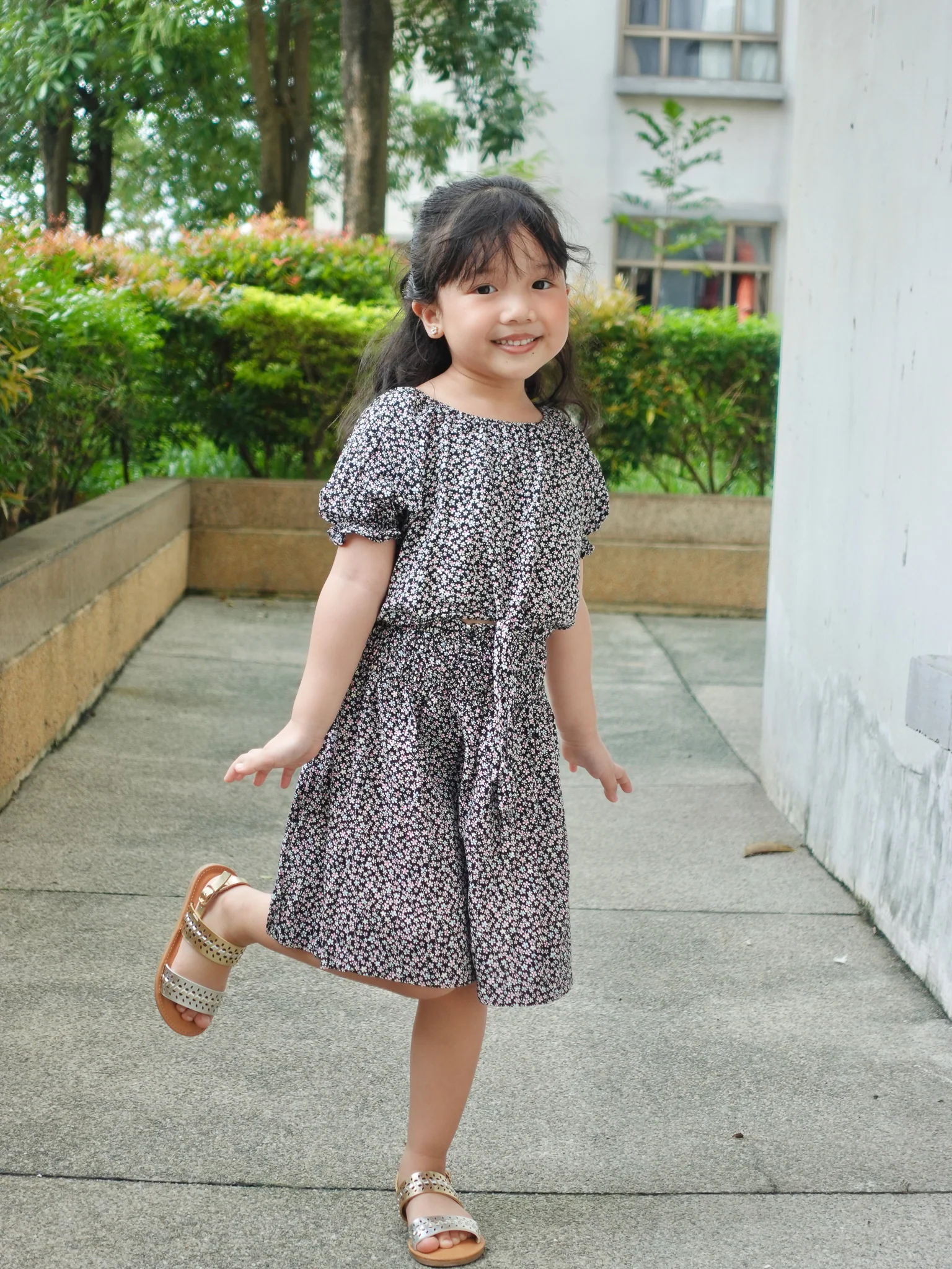 Evelyn kids set - black floral - Image 4