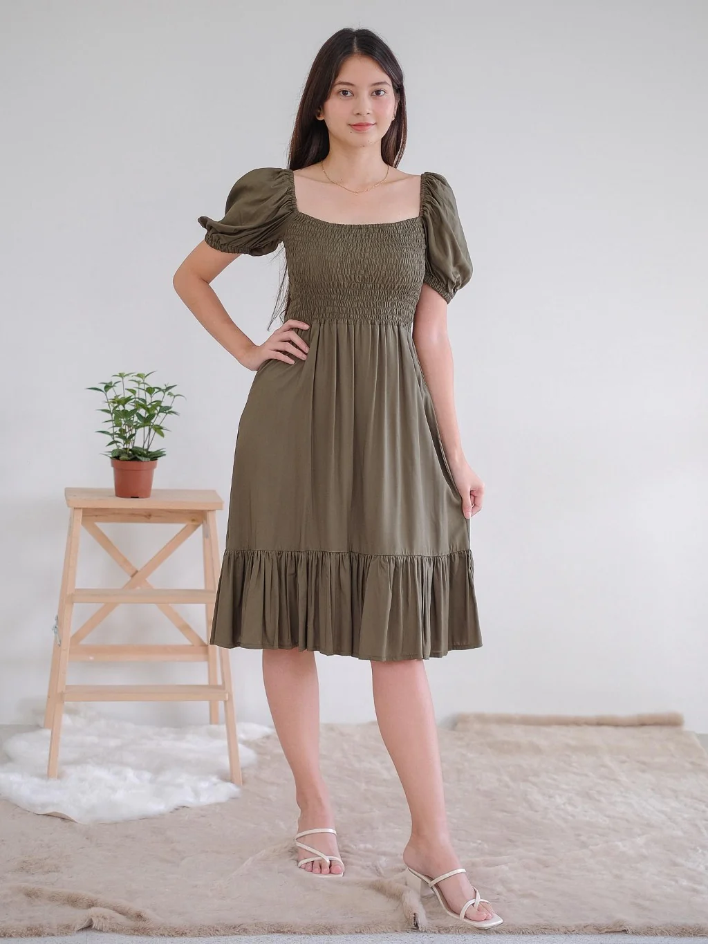 The Shelly Midi dress - Image 7
