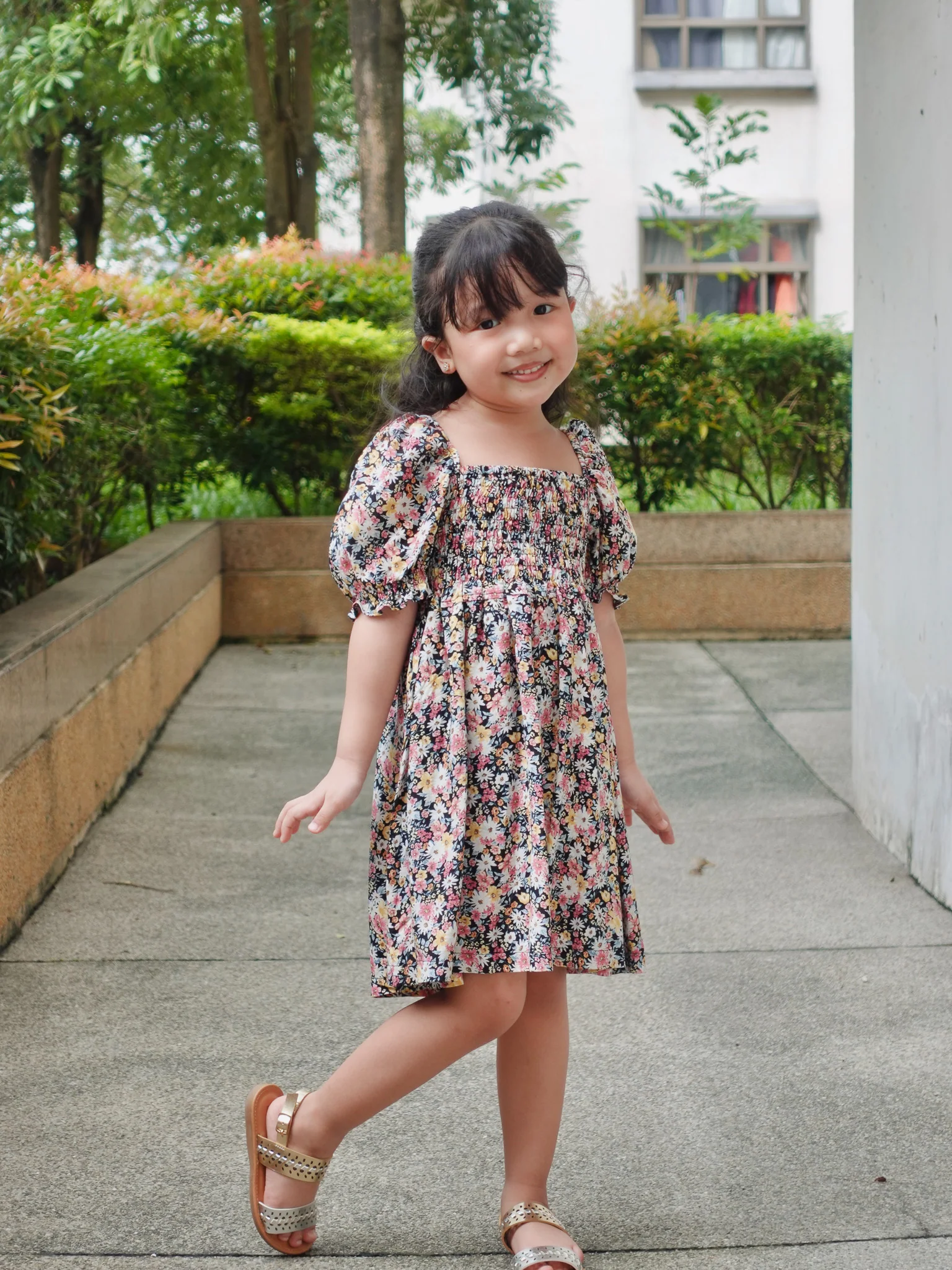Victoria kids - Black floral - Image 3